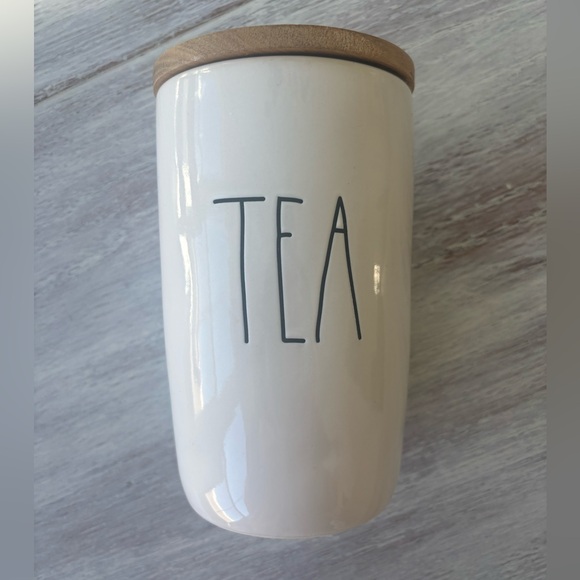 🌿 Rae Dunn Cream Tea Canister with Wooden Lid - Picture 2 of 5